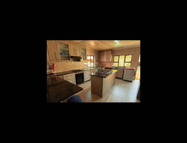 3 BEDROOM HOUSE FOR SALE IN NEWLANDS